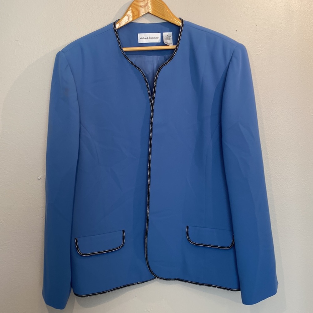 ✨ Beautiful Blue Blazer✨